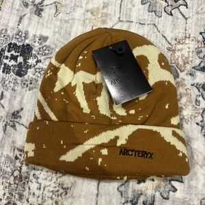 Arc'teryx Tan and Cream Patterned Beanie